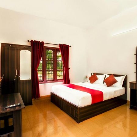Three Roots Holiday Home Resort Sultan Bathery Exterior foto
